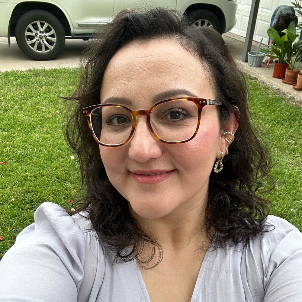 Meet your Posher, Gaby